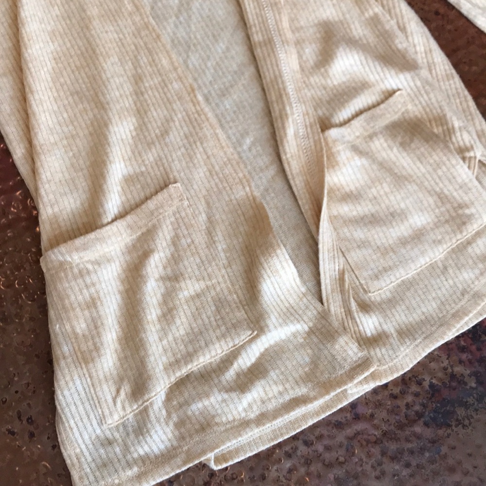 {Pink Rose} Yellow Ribbed Cardigan. Size Large. - Picture 4 of 8
